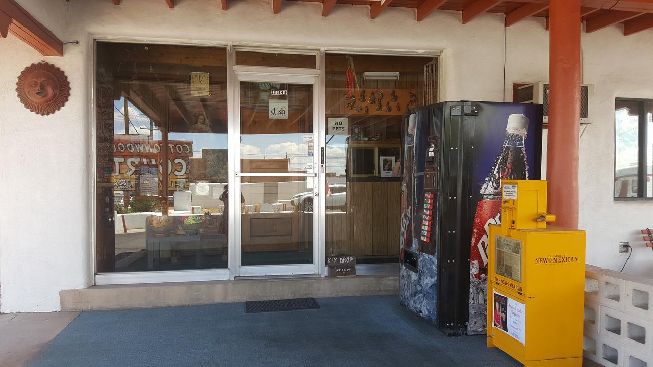 سانتا فيه Cottonwood Court Motel المظهر الخارجي الصورة